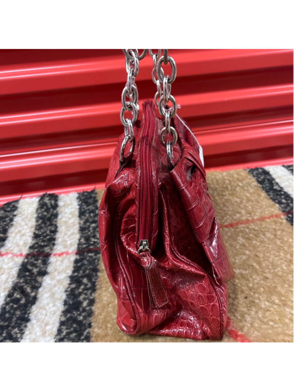 Women's XOXO Red Croc Embossed Satchel One Size - Picture 2 of 8